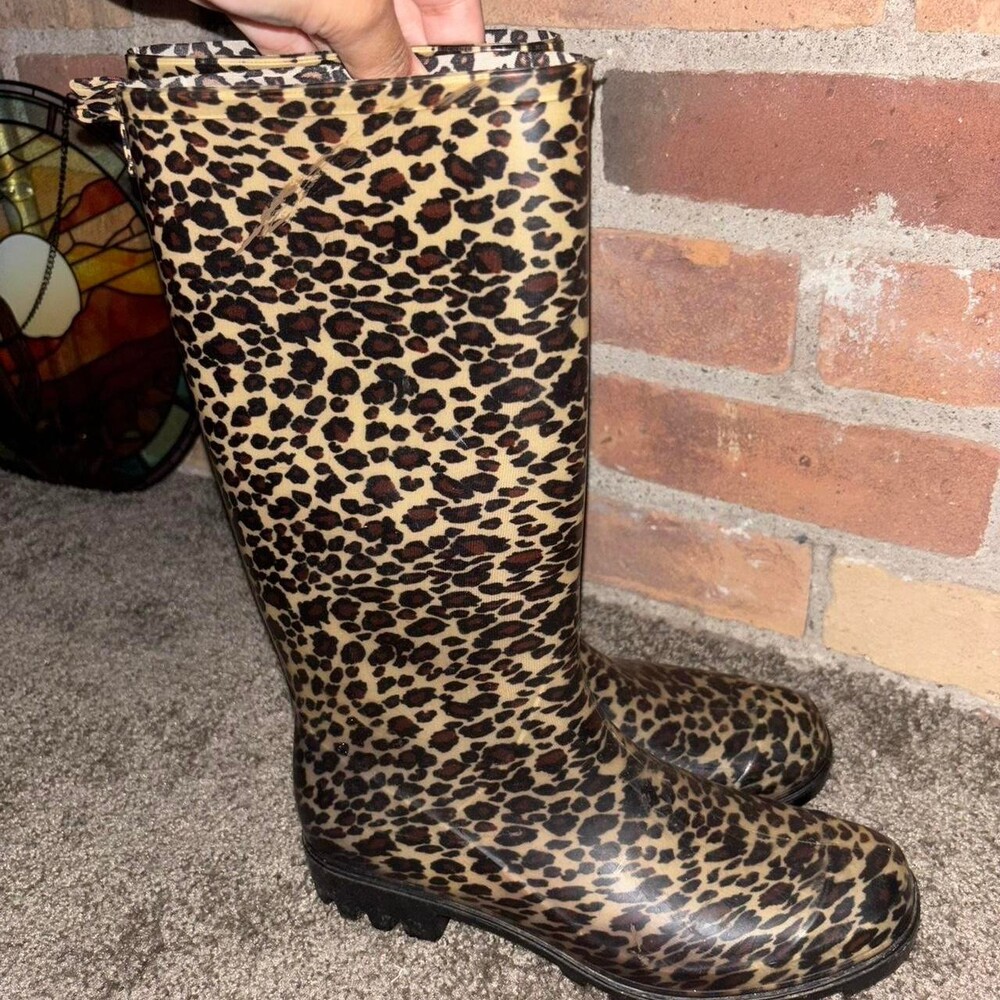 Capelli New York Women's Leopard Cheetah Print Rain Boots